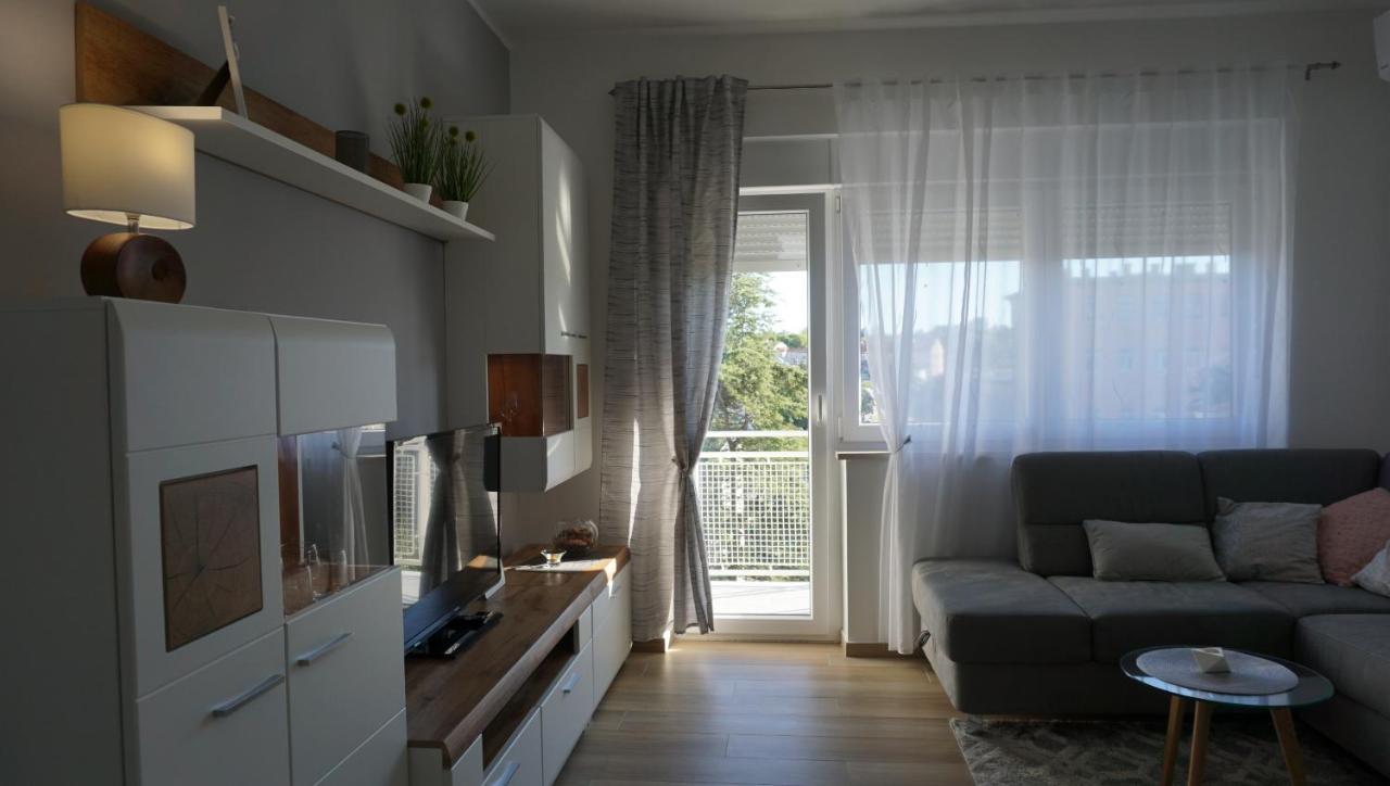Apartman Luka Pula Exterior photo