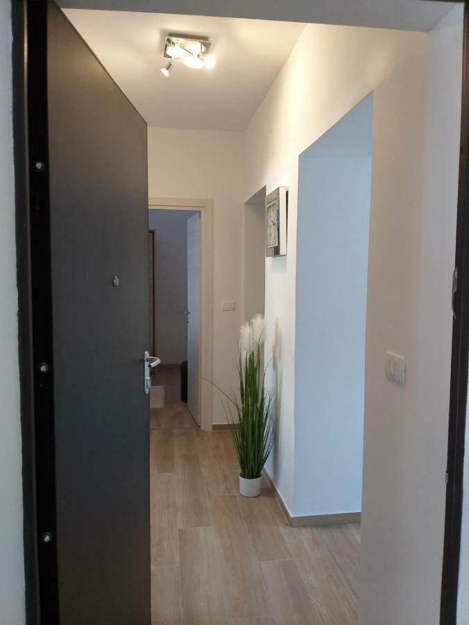 Apartman Luka Pula Exterior photo